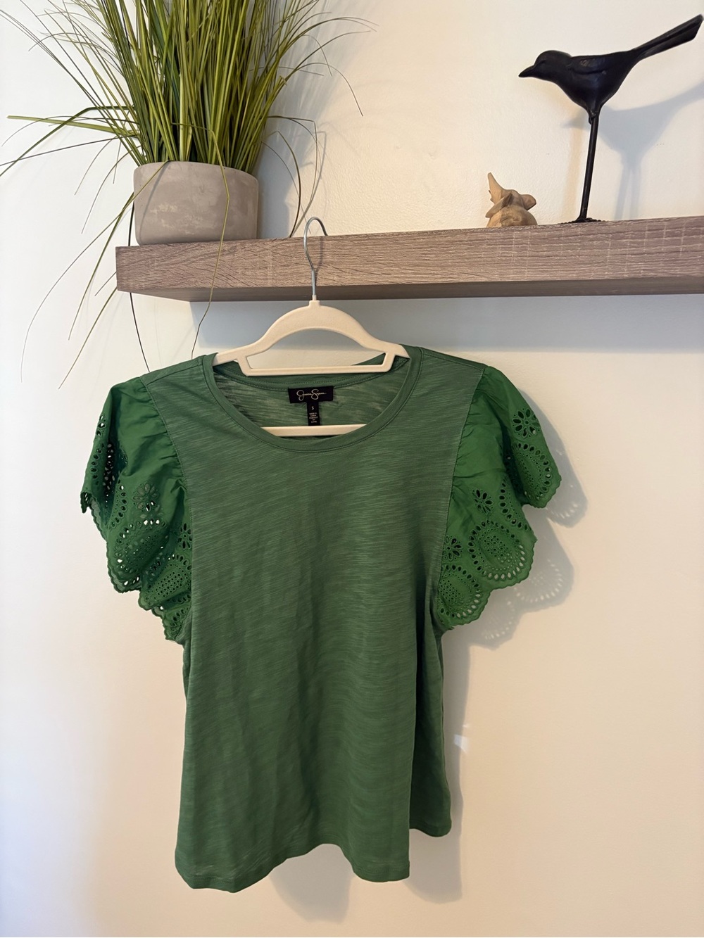 Jessica Simpson Green Eyelet Flutter Sleeve Tee nwt